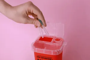 Scopri di più sull'articolo Smaltimento Aghi e Siringhe